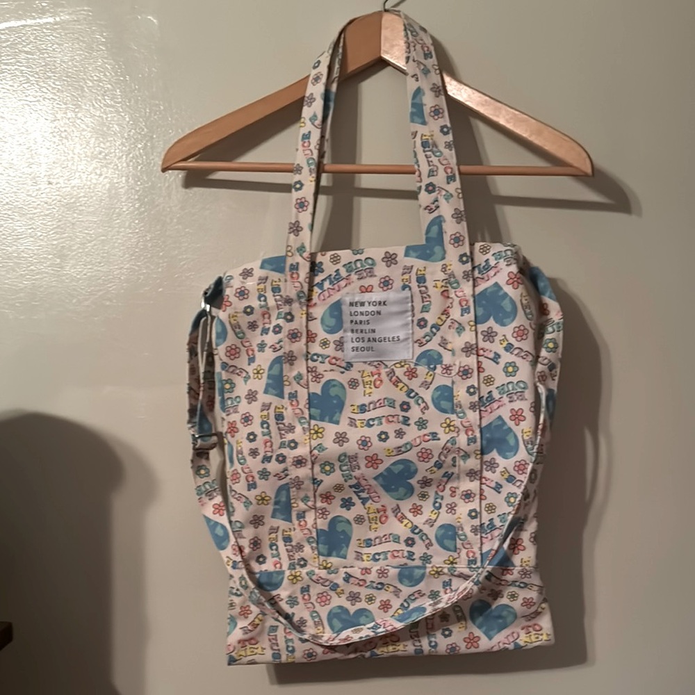 🌎☮️🌸🌟Heart and Flower Patterned Tote Bag